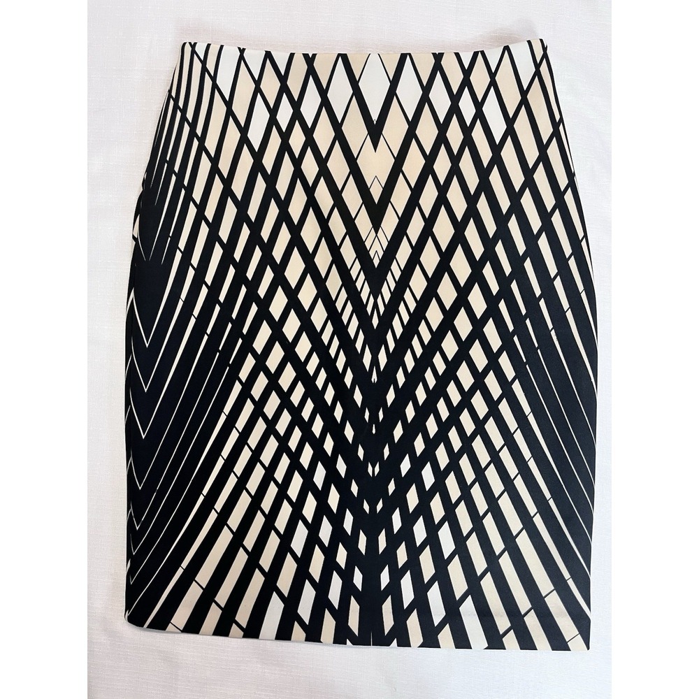 New York & Company Stretch Women's 8 Skirt Geometric Black White Beige Op Art